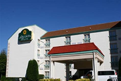 La Quinta Inn & Suites Atlanta Airport South is one of the best places to stay in Atlanta