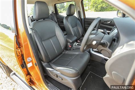 Nissan_NP300_Navara_Interior_30 - Paul Tan's Automotive News