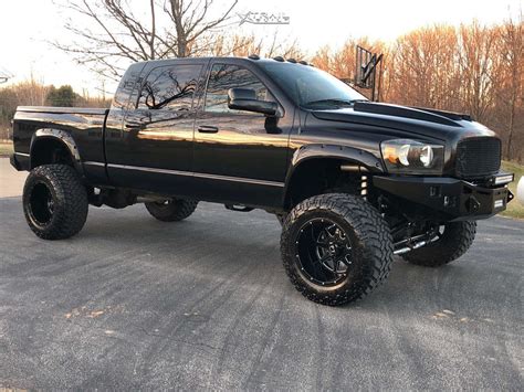 Dodge Ram 3500 Lifted High