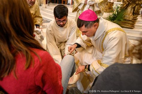 Gioved Santo La Messa In Coena Domini In Cattedrale La Voce E Il Tempo