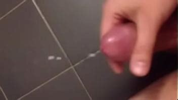 1696202 Disparando Una Gran Carga En El Suelo XVIDEOS