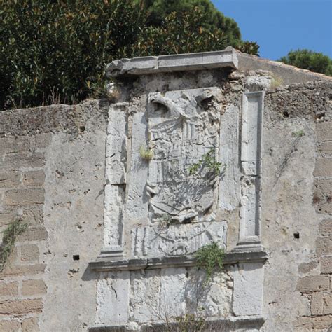 Da Capocolonna Al Castello Di Carlo V Di Crotone Un Patrimonio Da