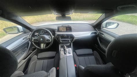 BMW 520 Xd M PAKETVIRTUALPROFI NAVIKAMERAuPDV UTop Stanje LEASING