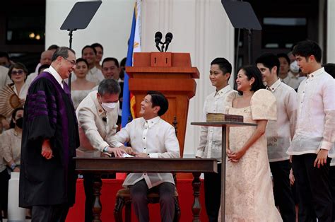 New Era In Philippines Marcos Jr Sworn In As 17th President Daily Sabah