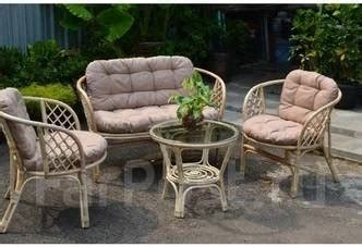Набор садовой мебели из ротанга. 4 предмета: 2 кресла, 1 стол, 1 диван ...