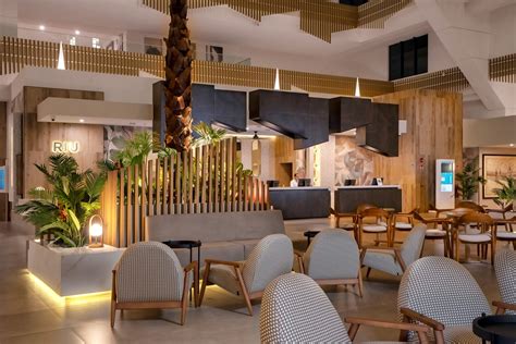 RIU presents the Riu Caribe before and after its renovation