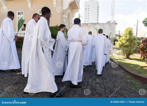 Seminaristas Católicos Caminan Hasta El Sitio De La Palma Sunday Al