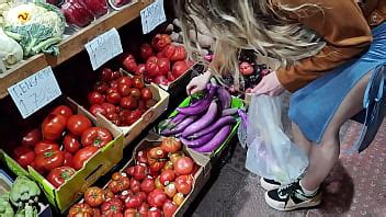 Penetracion ANAL Y VAGINAL Con Verduras Orgasmo Enorme Con Squirt En