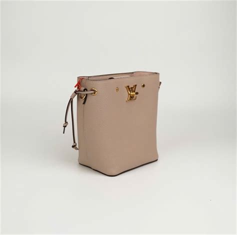 T I Lv D Y R T M U Nude Size