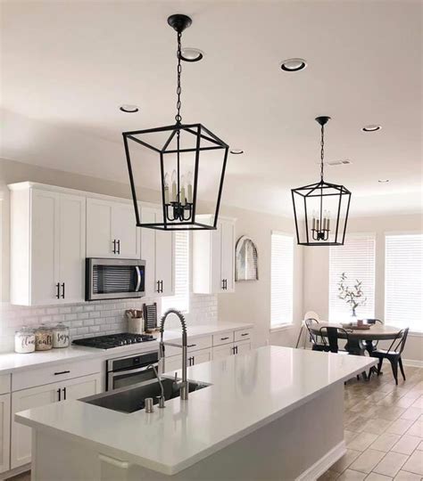 White modern farmhouse kitchen | Modern farmhouse kitchens, White ...