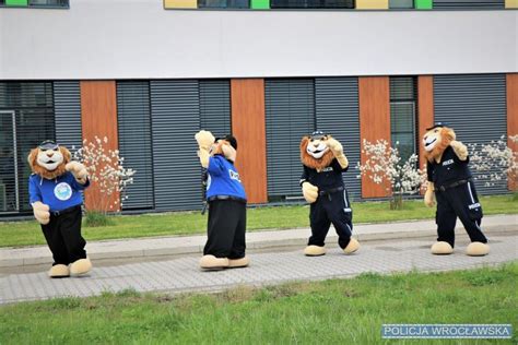 Wrocław Niespodziewani goście w Przylądku Nadziei Policjanci i