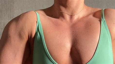 FLEXING Videos And Porn Clips Clips4Sale