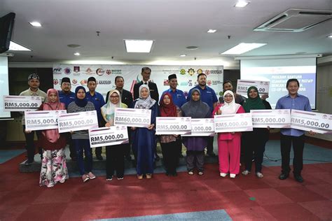 Co Opbank Pertama Maiwp Agih Zakat Rm Kepada Usahawan Asnaf