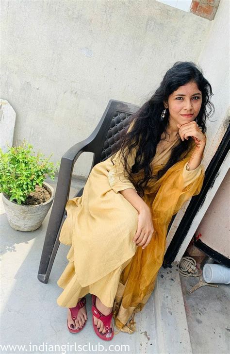 Horny Big Boobs Indian Girl Avishka Indian Girls Club