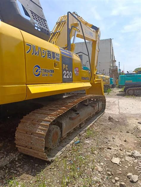 Used Komatsuu Pc220 8n1 Crawler Middle Sized Excavator 22 Ton Japanese