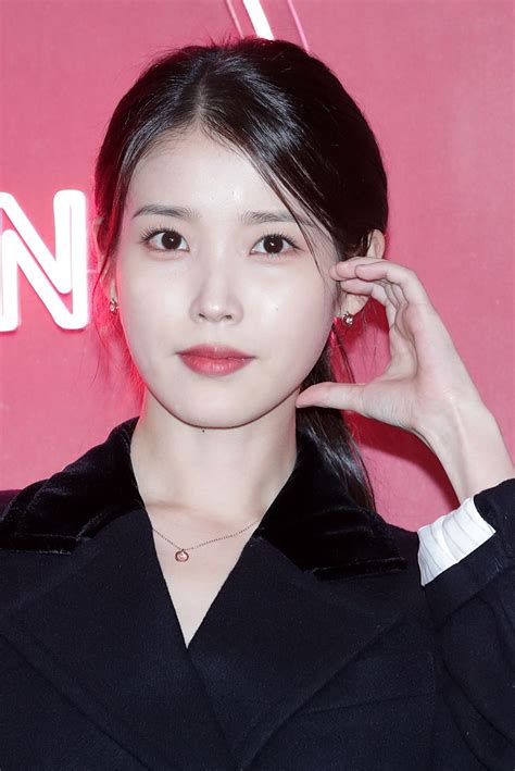 【iu】“国民の妹”から女優イ・ジウンに！ 31歳を迎えるiuの美の歴史16年間を振り返り ビューティ Elle エル デジタル