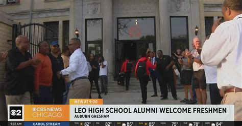 Leo High School alumni welcome new freshman class - CBS Chicago