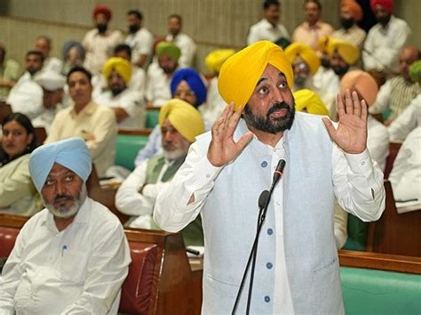 Punjab govt calls protesting farmer leaders for meeting with CM Mann | India News - Business ...