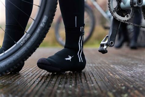 Essential Gear for Road Cycling – Sealskinz EU