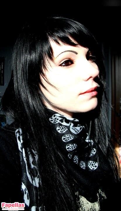 Divi Aka Anni Divine Nude Leaks Fapellas