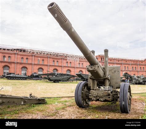 Mm Howitzer Cannon Hi Res Stock Photography And Images Alamy