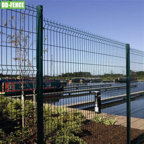 Factory Manufacturer Hot Dipped Galvanized 3D Welded Wire Mesh Fence Panel Garden Fence And