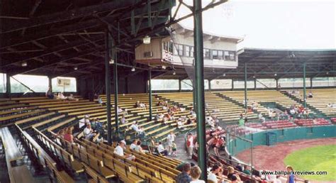 Veterans Memorial Stadium I Cedar Rapids Iowa Veterans Memorial Iowa Cedar Rapids