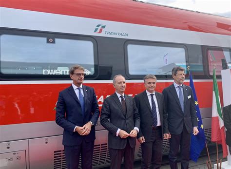 Fs Presentato A Berlino Il Nuovo Frecciarossa Di Trenitalia