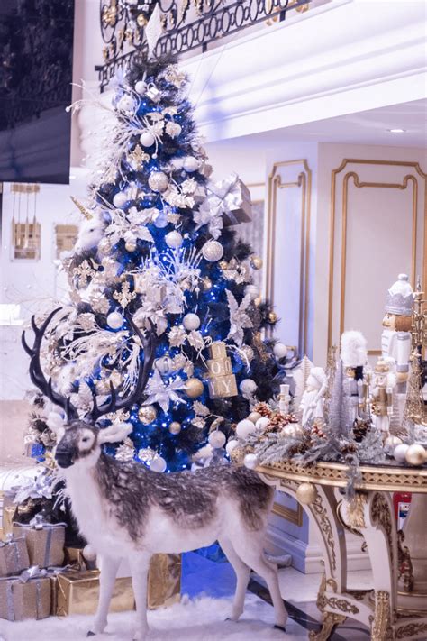 Elegant Christmas Tree Ideas For A Glam, Luxurious Look