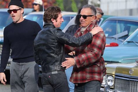 Bruce Springsteen Hugs Jeremy Allen White While Visiting The Set Of