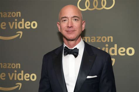 Jeff Bezos Says National Enquirer Threatened To Reveal His Nude Photos