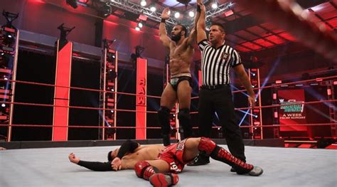 Wwe Raw Jinder Mahal Makes A Winning Return After Injury Lay Off Wwe