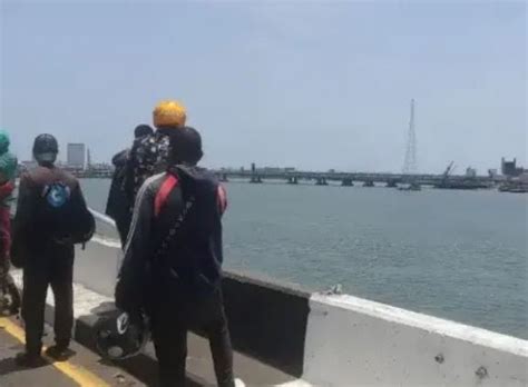 Third Mainland Bridge Accident Hope Of Rescuing Two Passengers From