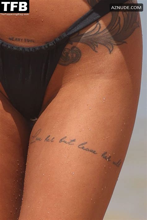 Ella Ding Sexy Seen Flaunting Her Hot Bikini Body At The Beach With Domenica Calarco In Sydney