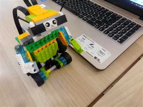 Robot Lego Wedo 2.0 (Робот с датчиком расстояния) - YouTube