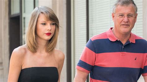 Taylor Swifts Father Will Not Face Charges For Alleged Paparazzi