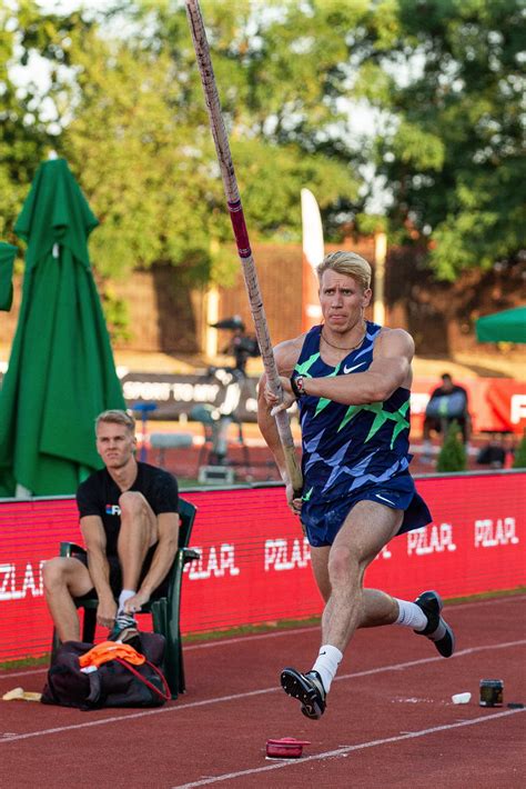 Skok O Tyczce Kapitalny Piotr Lisek Polak Z Drugim Wynikiem Na