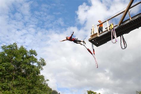 Saut à lélastique au parc Bol dAir Explore Grand Est