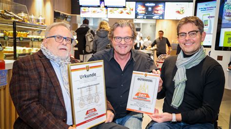 Fast Food Restaurant McDonalds Gütesiegel für Parndorf und Neubau