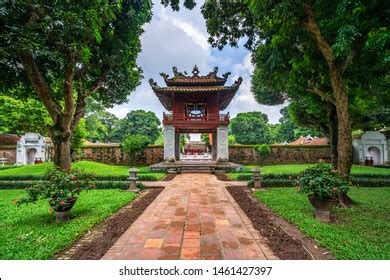 451 Van Mieu Quoc Tu Giam University Images, Stock Photos & Vectors ...