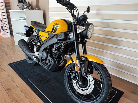 Moto YAMAHA XSR 125 JAUNE Neuve