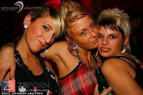 Welche Ist Geiler Which One Is Sexier Two ZB Porn