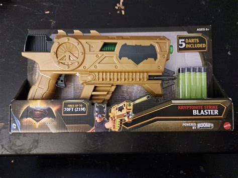 Kryptonite Strike Blaster BATMAN VS SUPERMAN Dart Gun 5 Darts Included