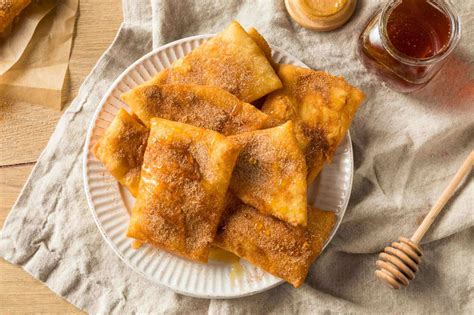 How To Make Sopaipillas: A Guide To The Perfect Mexican Dessert