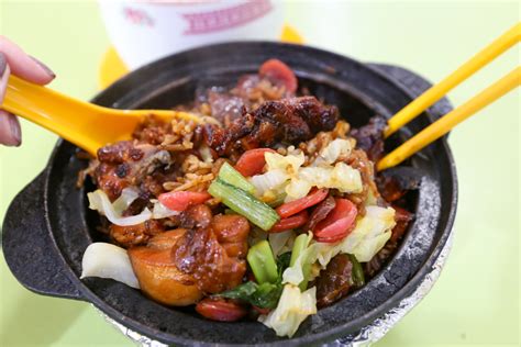 Guang Dong Sha Bao Fan Ex Marriot Chef Serves Loaded Claypot Rice From