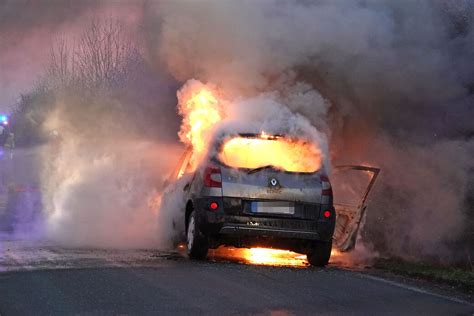 Schocksekunde In Freital Wagen Geht In Flammen Auf Radio Dresden