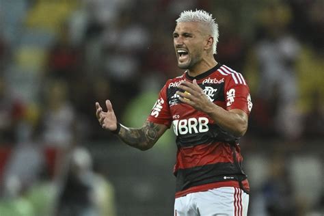 ESCALAÇÃO DO FLAMENGO ARRASCAETA JOGA HOJE 24 05 Veja o time