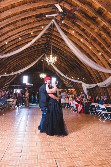 Lake Elsie Wedding Barn - Fargo Wedding Venues