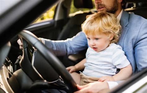 Pijany prowadził auto z dzieckiem na kolanach