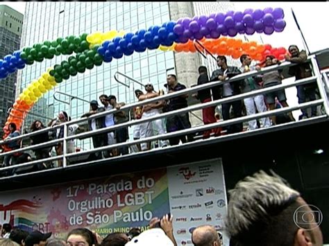 Vídeo Participantes protestam durante Parada do Orgulho Gay em São Paulo Bom Dia Brasil G